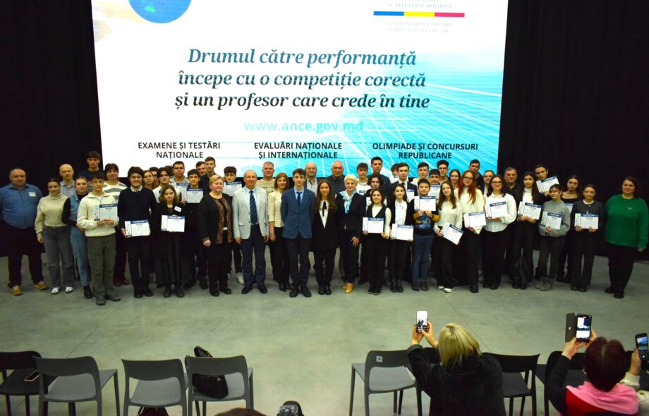 Более 40 учеников из Молдовы стали победителями Национального научно-технического конкурса Mold SEF
