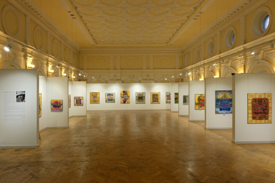 (фото) В Национальном музее искусств проходит выставка молдавского художника Андрея Негурэ