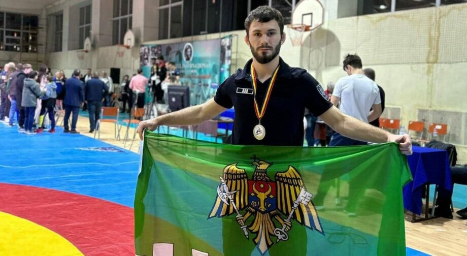 Спортсмен из Молдовы занял второе место на международном турнире по вольной борьбе