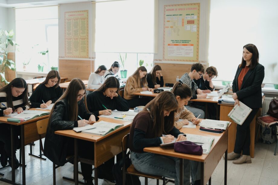 Педагоги Молдовы могут пройти бесплатные курсы — тематика тренингов