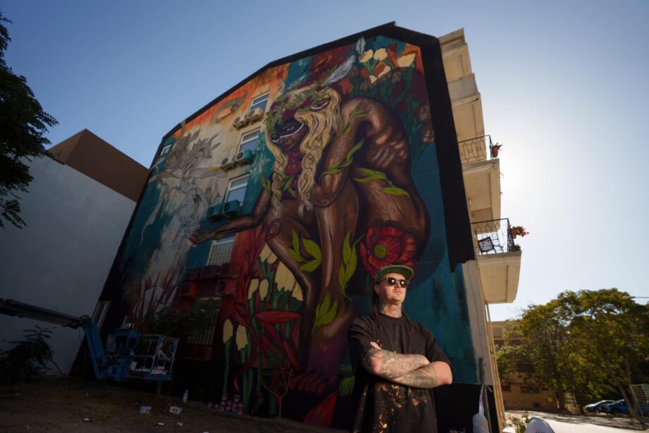 (фото) В Констанце появился мурал молдавского стрит-арт художника Дмитрия Потапова. Он посвящен мифологии эллинов