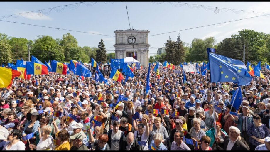 КС дал позитивное заключение на запрос о проведении референдума о вступлении Молдовы в ЕС