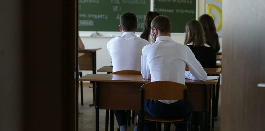 Какие задания решали ученики IX класса на предварительном тестировании по русскому языку и литературе