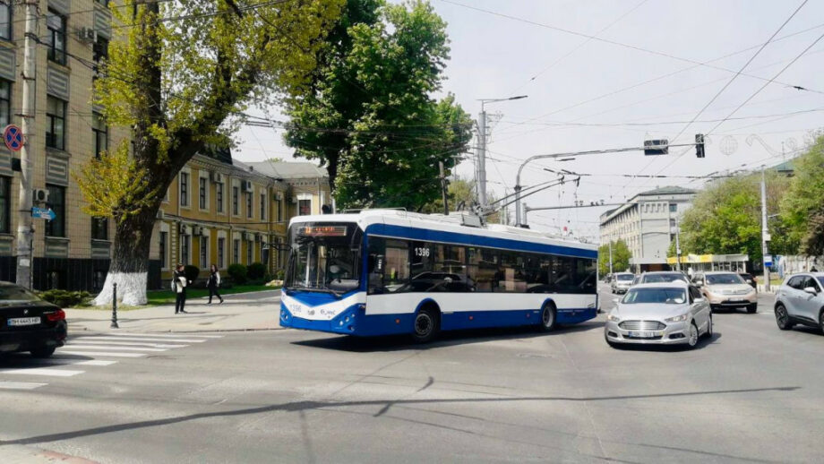 trolleybus