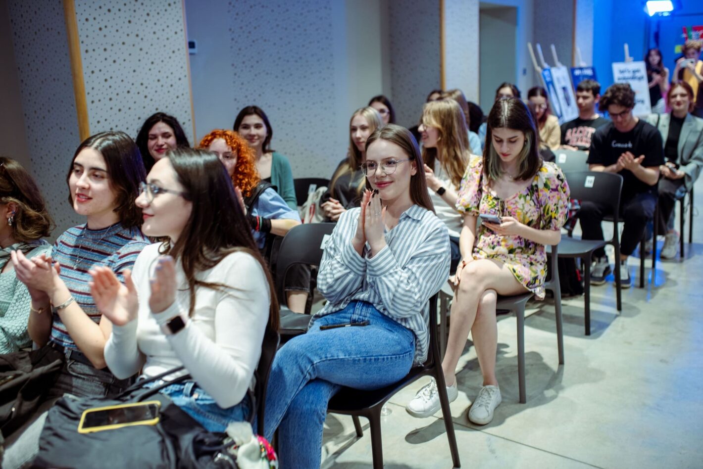 Как использовать ИИ в копирайтинге, оставаясь креативным: встреча с эксперткой в Mediacor