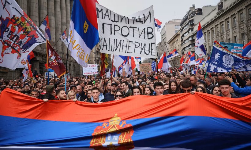 Тысячи студентов Сербии вышли на акцию протеста против коррупции. Что делают власти