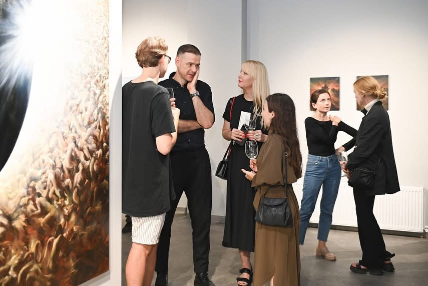 Фото, бегство и память: выставка Виктории Випрады в Iusty Art Gallery