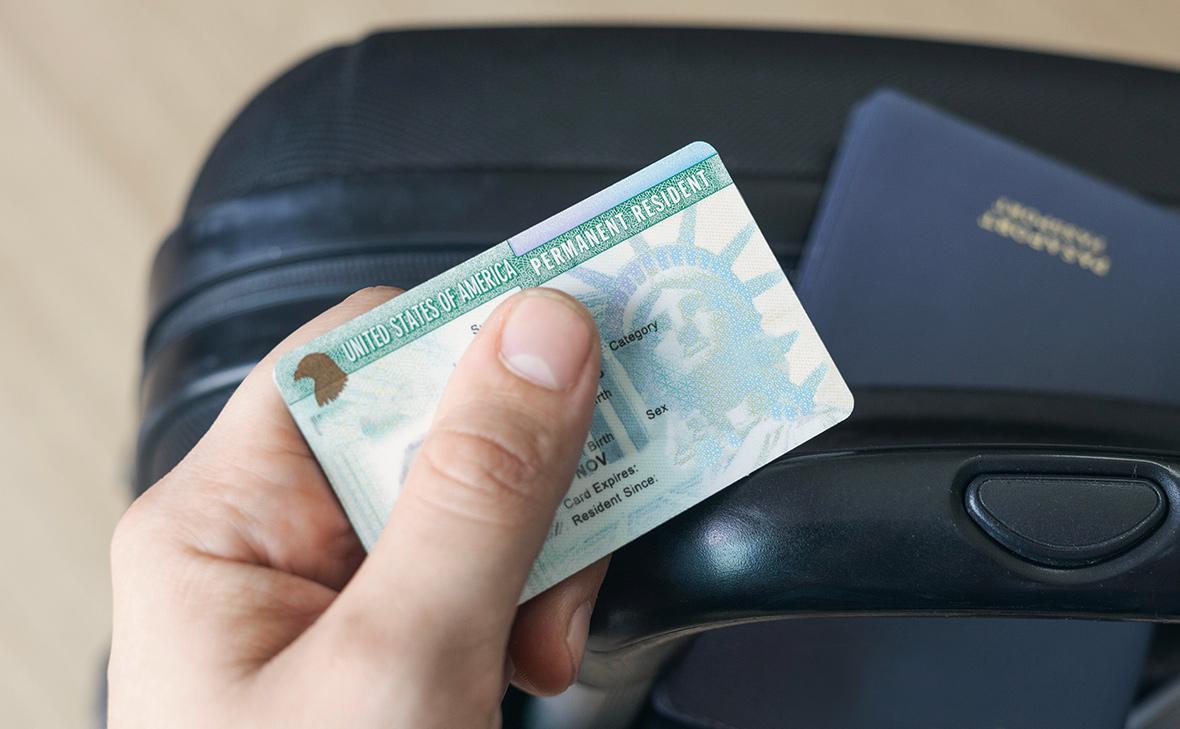 США приостанавливают программу розыгрыша грин-карт