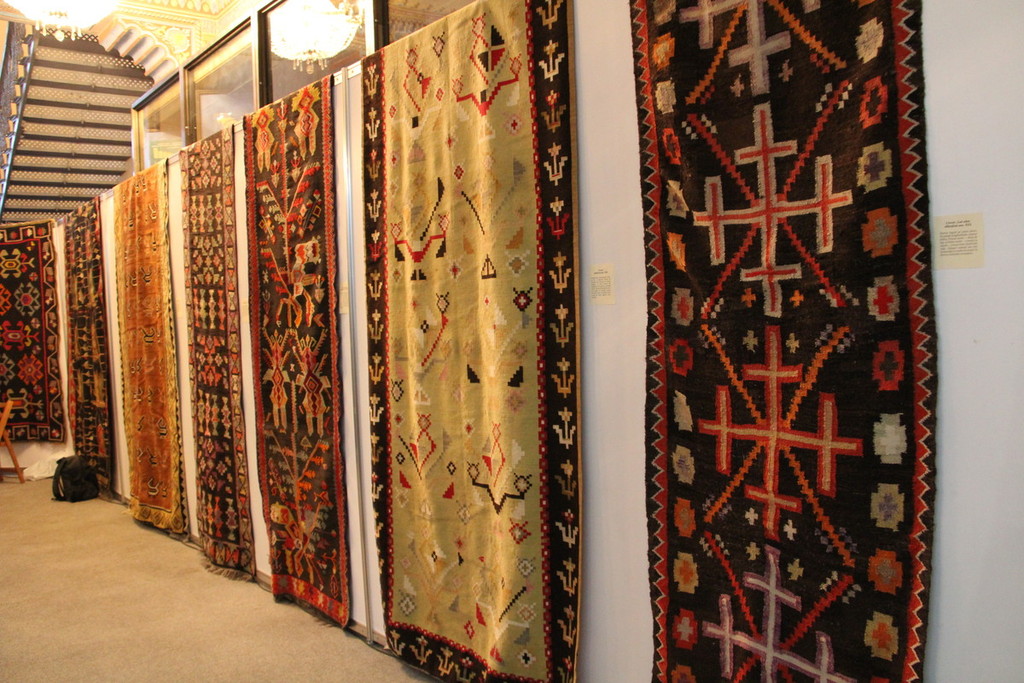 Символы прошлого: в Кишинэу откроют выставку ковров из коллекции Национального музея
