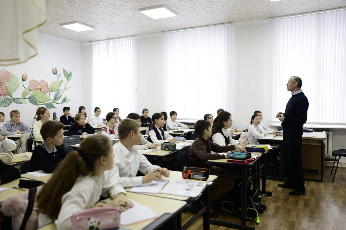 Ученики 4-х классов начали сдавать выпускные экзамены. Сколько человек примут участие в тестировании