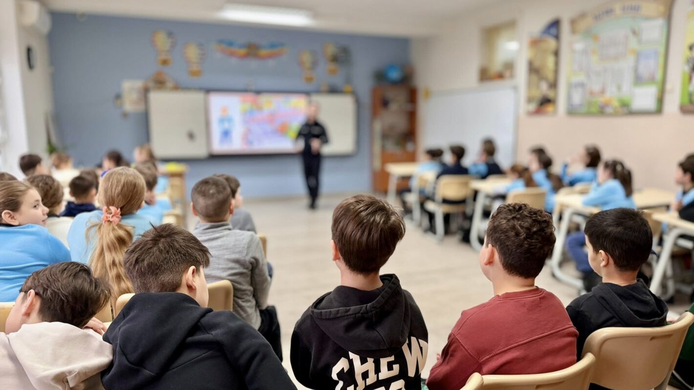 В Молдове проходят бесплатные курсы румынского языка для детей-беженцев из Украины. Сколько учеников их посещают