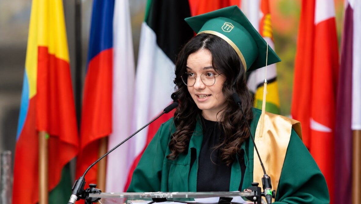 absolventa-UMF-Iasi-1180×891-1